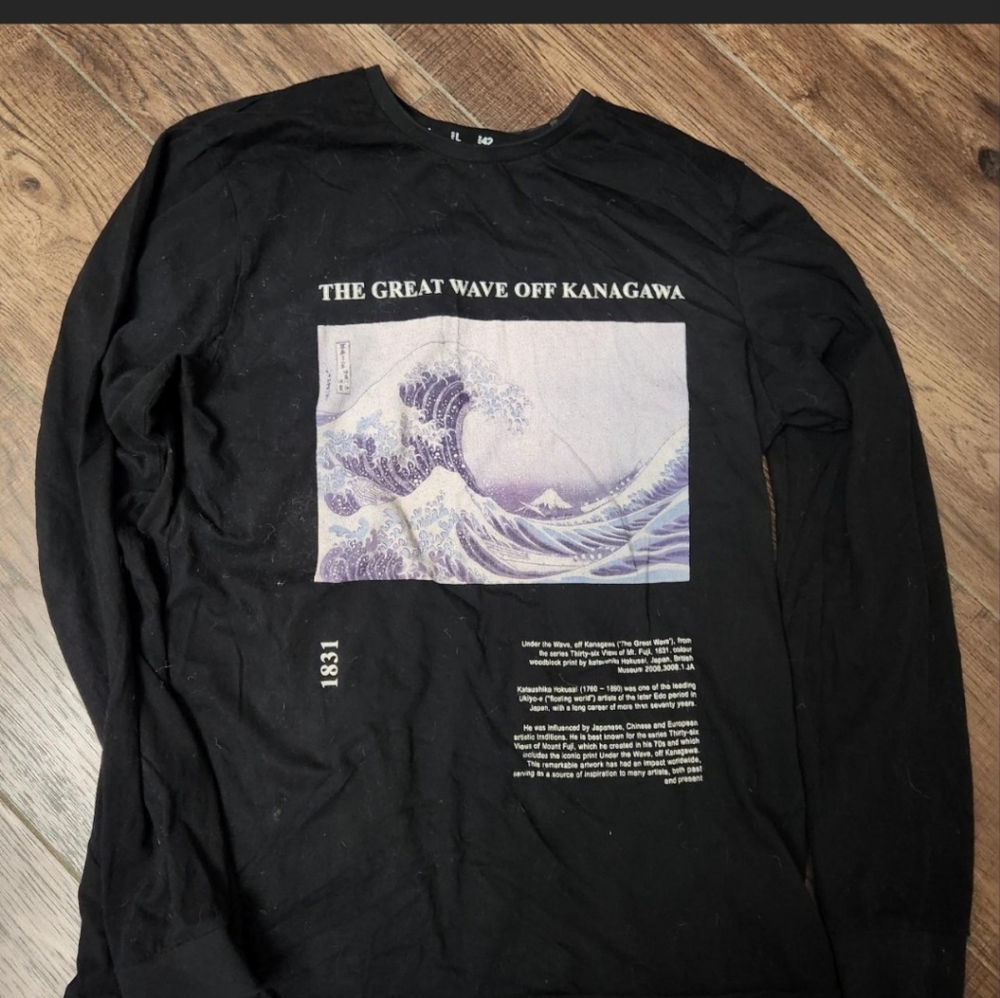 Long sleeve graphic tee